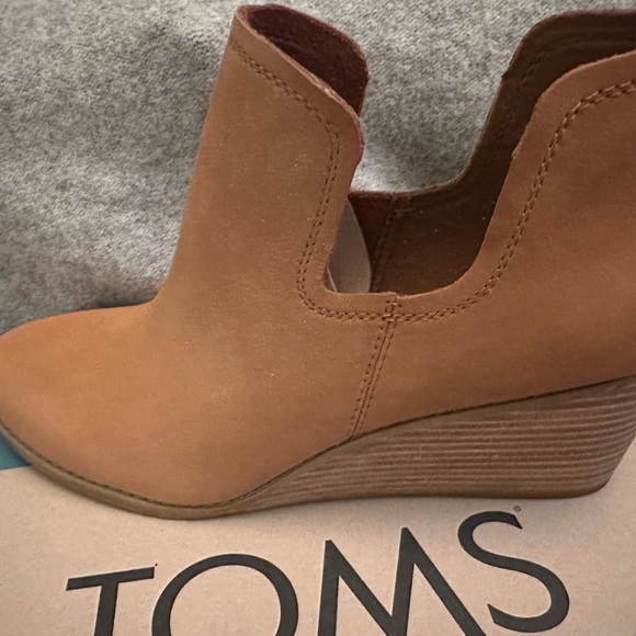 Brand New Toms Kallie Wedge Boot - Picture 3 of 5